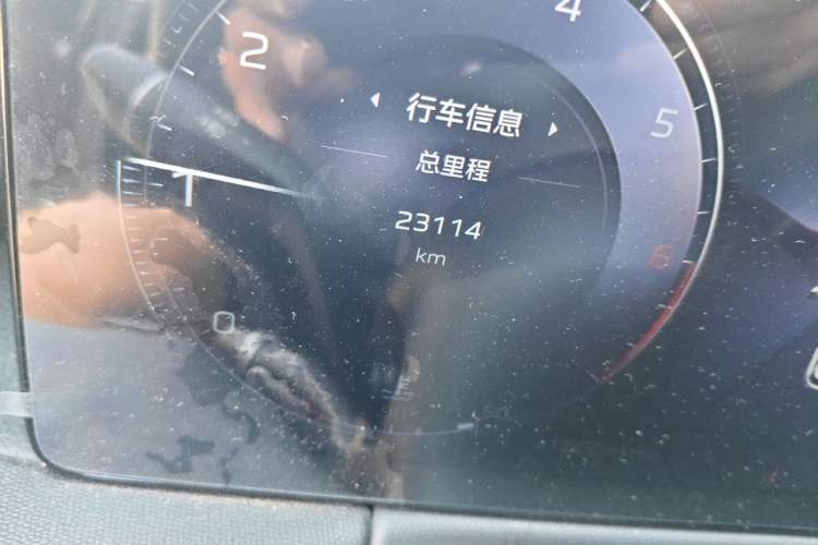 Used Hongqi HS3 2024 1.5T Shanwei Edition Odometer Close Up