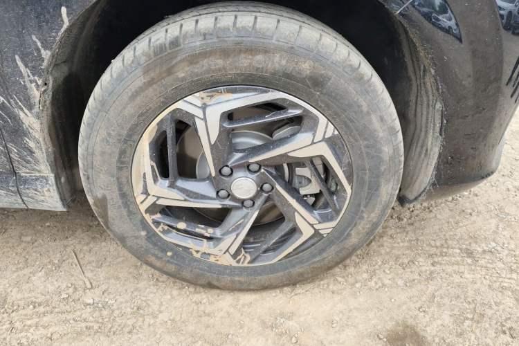 Used Hongqi HS3 2024 1.5T Shanwei Edition Right Front Wheel Hub