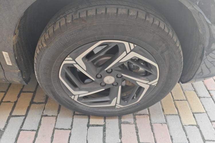 Used Hongqi HS3 2024 1.5T Shanwei Edition Right Front Wheel Hub