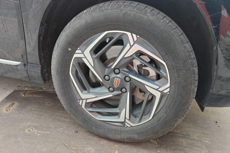 Used Hongqi HS3 2024 1.5T Shanwei Edition Right Front Wheel Hub
