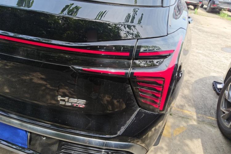 Used Hongqi HS3 2024 1.5T Shanwei Edition Right Rear Taillight