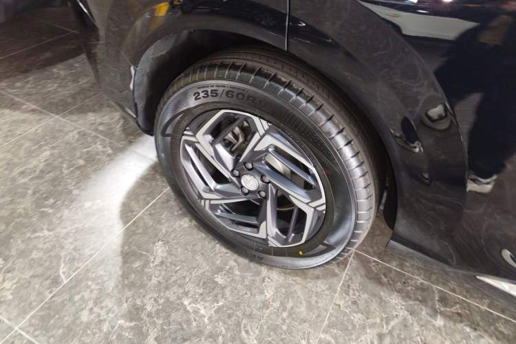 Used Hongqi HS3 2024 1.5T Shanwei Edition Right Rear Wheel Hub