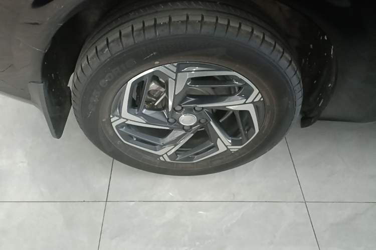 Used Hongqi HS3 2024 1.5T Shanwei Edition Right Rear Wheel Hub