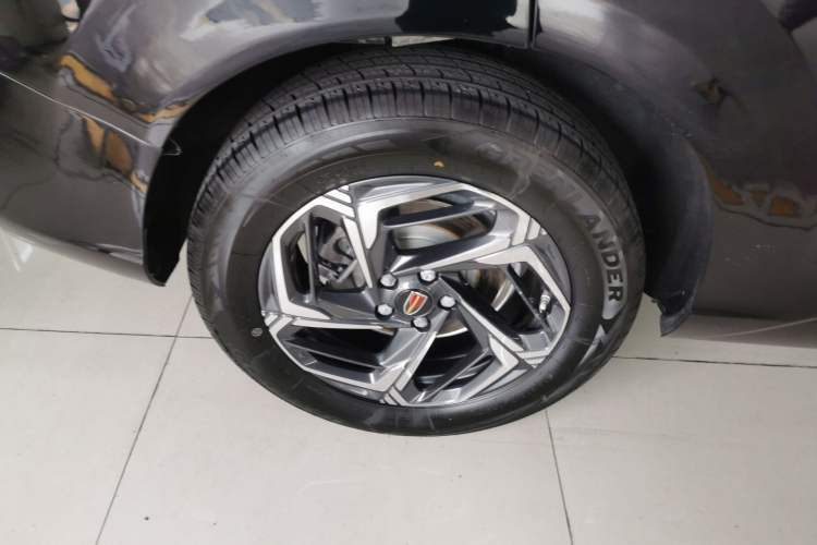 Used Hongqi HS3 2024 1.5T Shanwei Edition Right Rear Wheel Hub