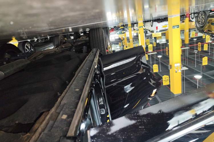 Used Hongqi HS3 2024 1.5T Shanwei Edition Right Side Sill