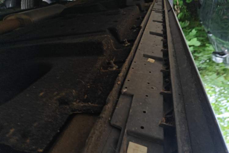 Used Hongqi HS3 2024 1.5T Shanwei Edition Right Side Sill