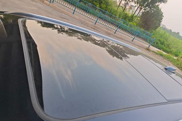 Used Hongqi HS3 2024 1.5T Shanwei Edition Roof