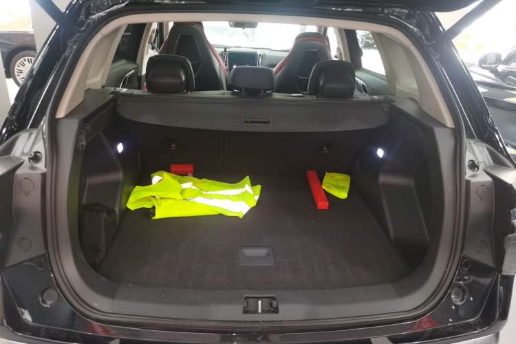Used Hongqi HS3 2024 1.5T Shanwei Edition Trunk