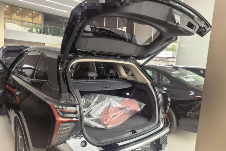 Used Hongqi HS3 2024 1.5T Shanwei Edition Trunk