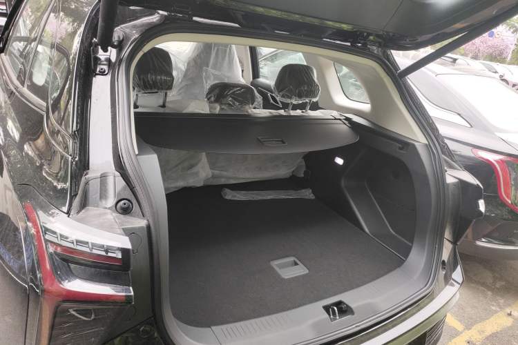 Used Hongqi HS3 2024 1.5T Shanwei Edition Trunk