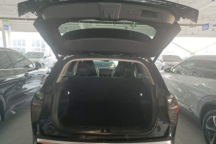 Used Hongqi HS3 2024 1.5T Shanwei Edition Trunk