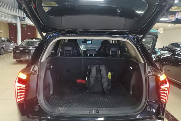 Used Hongqi HS3 2024 1.5T Shanwei Edition Trunk