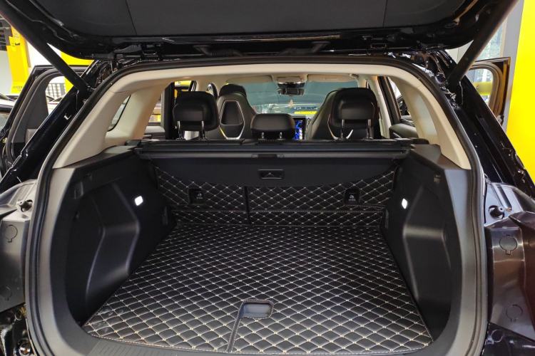 Used Hongqi HS3 2024 1.5T Shanwei Edition Trunk