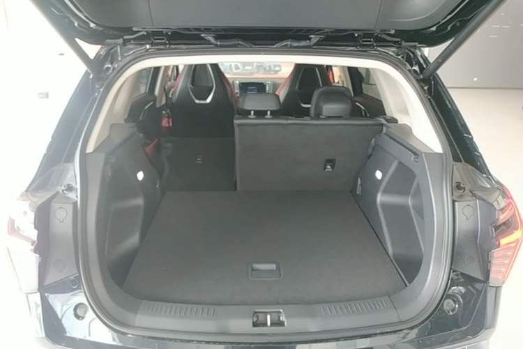 Used Hongqi HS3 2024 1.5T Shanwei Edition Trunk