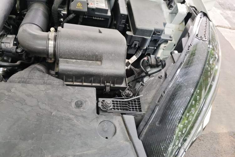 Used Hongqi HS3 2024 1.5T Shanwei Edition Engine Bay Left
