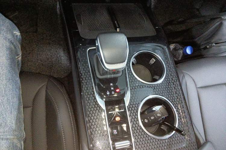 Used Hongqi HS3 2024 1.5T Shanwei Edition Gear Lever