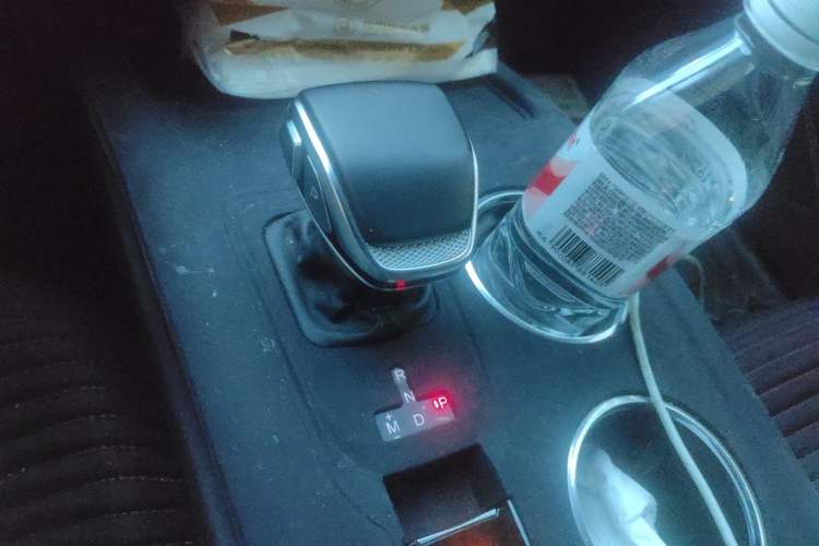 Used Hongqi HS3 2024 1.5T Zhiwei Edition Gear Lever