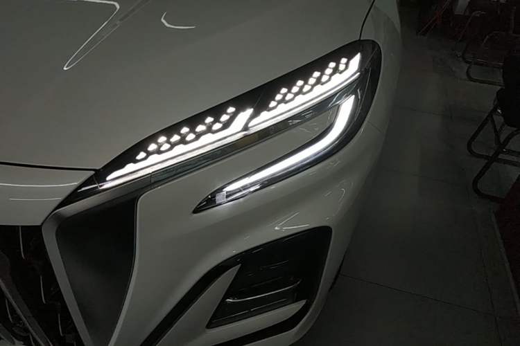 Used Hongqi HS3 2024 1.5T Zhiwei Edition Left Front Headlight