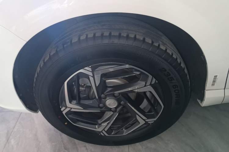 Used Hongqi HS3 2024 1.5T Shanwei Edition Left Front Wheel Hub