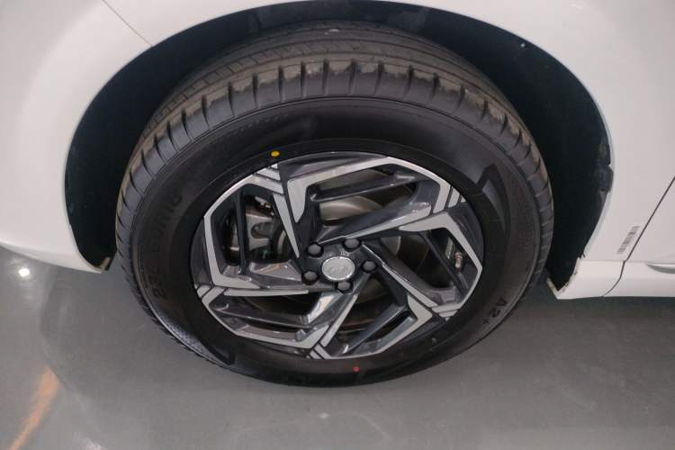 Used Hongqi HS3 2024 1.5T Shanwei Edition Left Front Wheel Hub