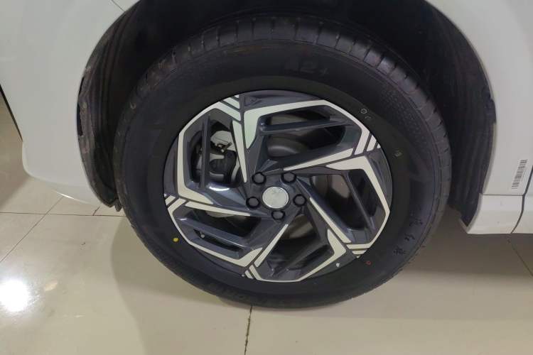 Used Hongqi HS3 2024 1.5T Shanwei Edition Left Front Wheel Hub