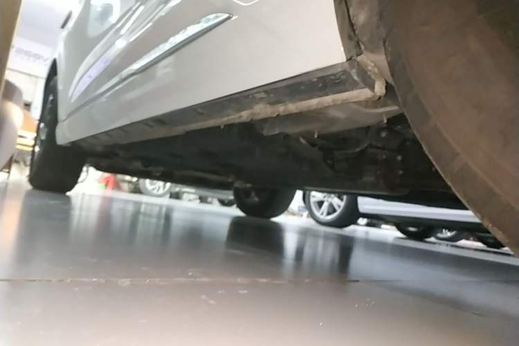 Used Hongqi HS3 2024 1.5T Zhiwei Edition Left Side Sill