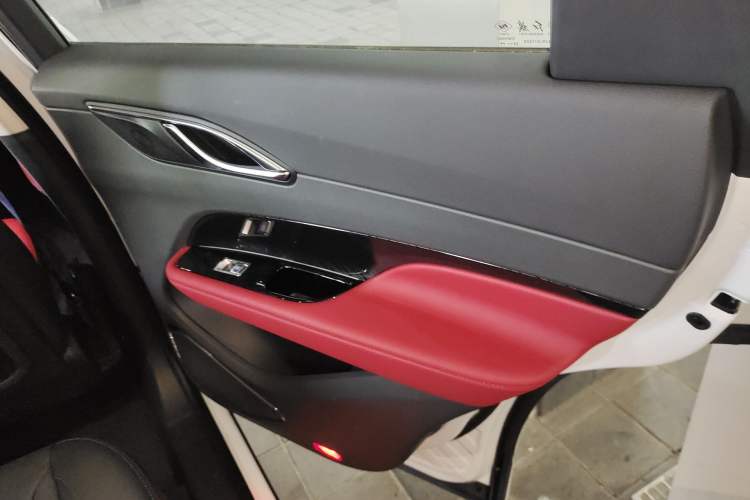 Used Hongqi HS3 2024 1.5T Zhiwei Edition Right Rear Door Interior