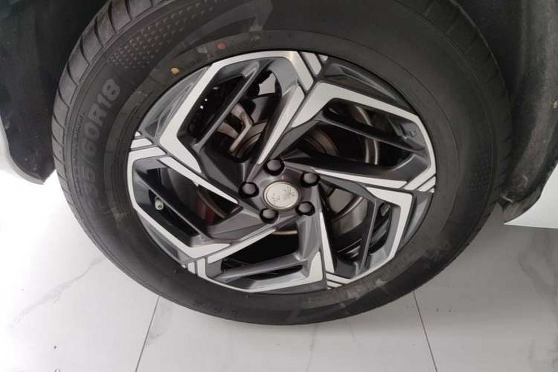 Used Hongqi HS3 2024 1.5T Shanwei Edition Right Rear Wheel Hub