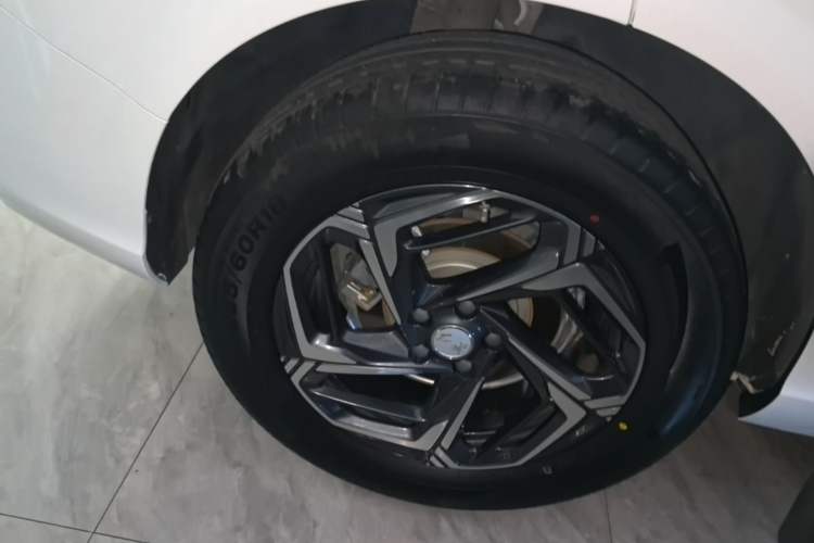 Used Hongqi HS3 2024 1.5T Shanwei Edition Right Rear Wheel Hub