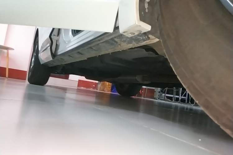 Used Hongqi HS3 2024 1.5T Zhiwei Edition Right Side Sill