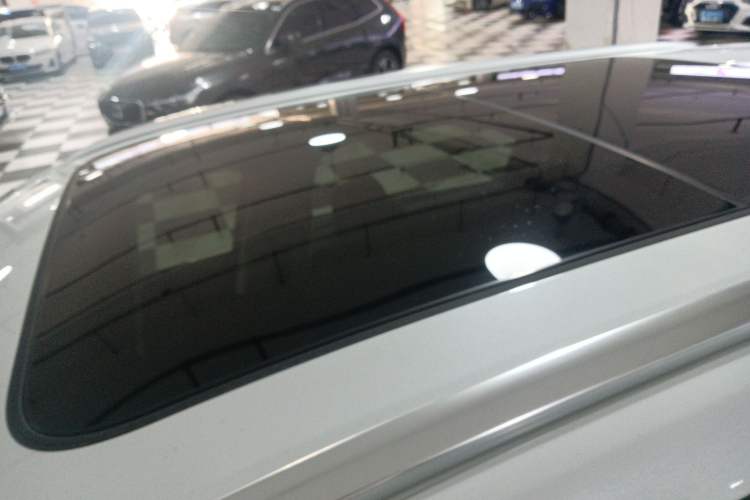 Used Hongqi HS3 2024 1.5T Shanwei Edition Roof