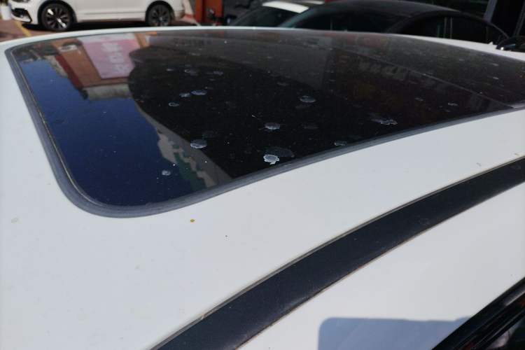 Used Hongqi HS3 2024 1.5T Zhiwei Edition Roof