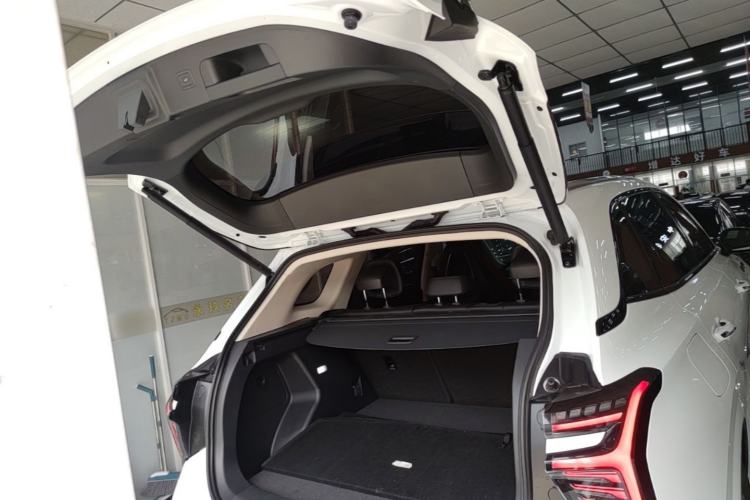 Used Hongqi HS3 2024 1.5T Shanwei Edition Trunk