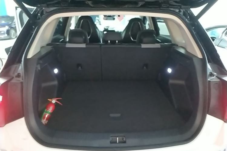 Used Hongqi HS3 2024 1.5T Zhiwei Edition Trunk