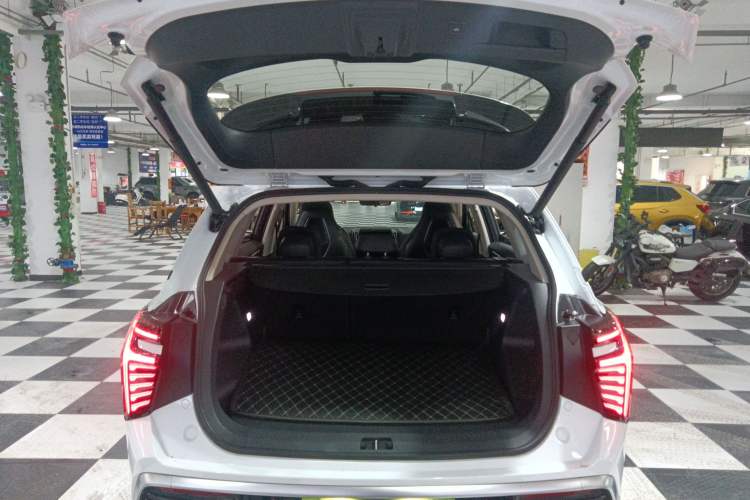 Used Hongqi HS3 2024 1.5T Shanwei Edition Trunk