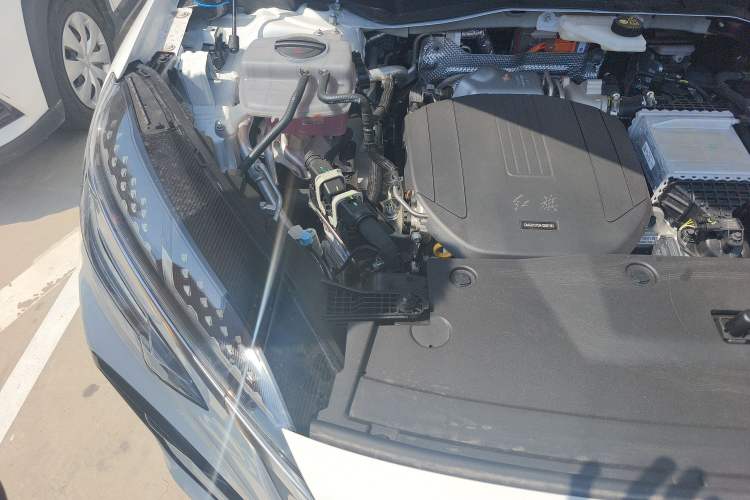 Used Hongqi HS3 PHEV 2025 Model PHEV 117km Jingwei PLUS Edition Engine Bay Right
