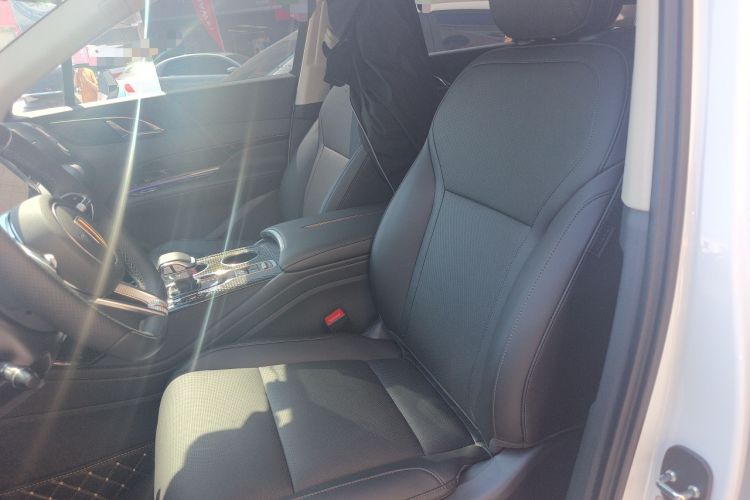 Used Hongqi HS3 PHEV 2025 Model PHEV 117km Jingwei PLUS Edition Left Front Seat