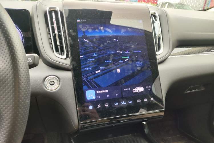 Used Hongqi HS3 PHEV 2024 PHEV 115km Jingwei Edition Audio And AC Panel