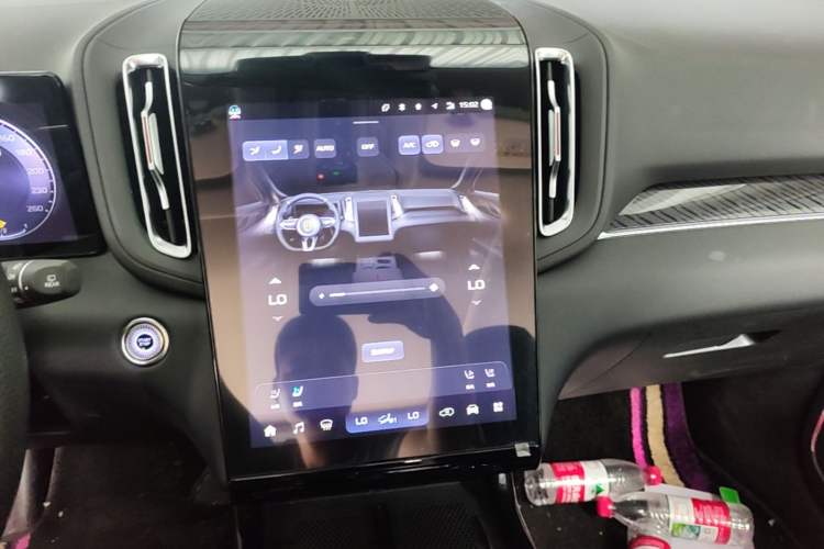 Used Hongqi HS3 PHEV 2024 PHEV 115km Jingwei Edition Audio And AC Panel