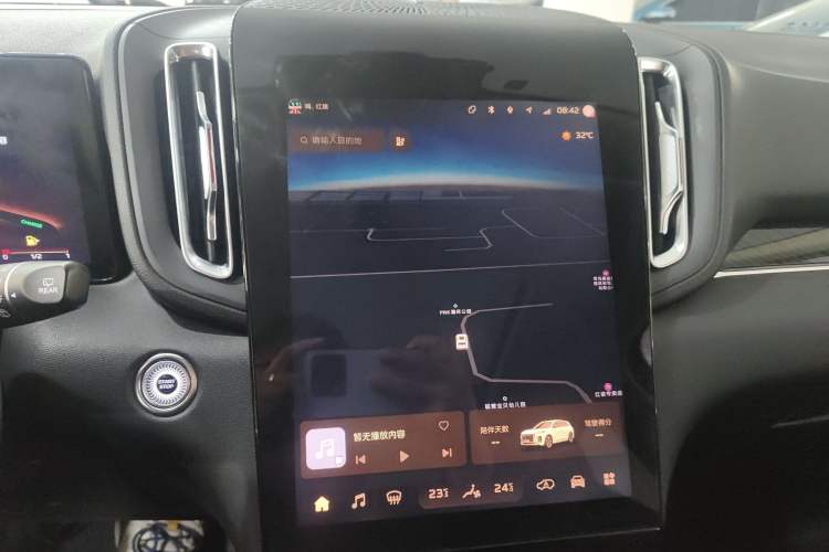 Used Hongqi HS3 PHEV 2024 PHEV 115km Jingwei Edition Audio And AC Panel