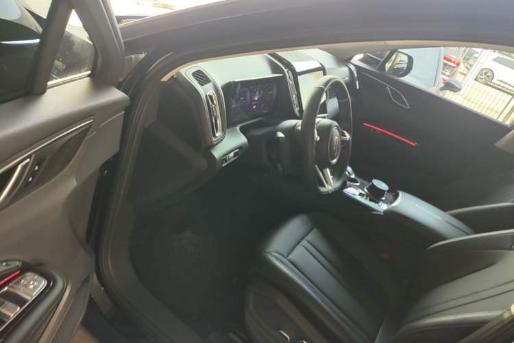 Used Hongqi HS3 PHEV 2024 PHEV 115km Jingwei Edition Driver Seat