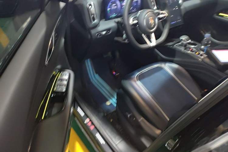 Used Hongqi HS3 PHEV 2024 PHEV 115km Jingwei Edition Driver Seat