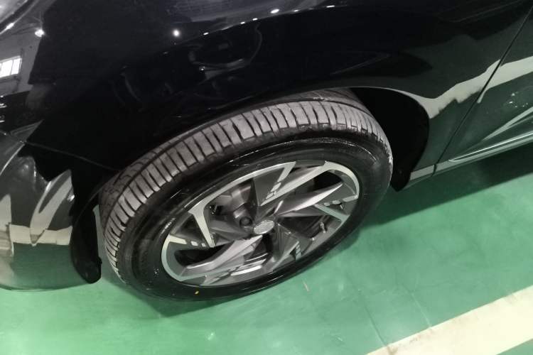 Used Hongqi HS3 PHEV 2024 PHEV 115km Jingwei Edition Exterior 4