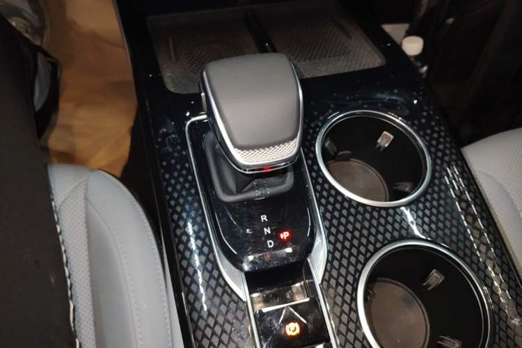 Used Hongqi HS3 PHEV 2024 PHEV 115km Jingwei Edition Gear Lever