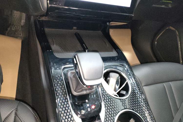 Used Hongqi HS3 PHEV 2024 PHEV 115km Jingwei Edition Gear Lever
