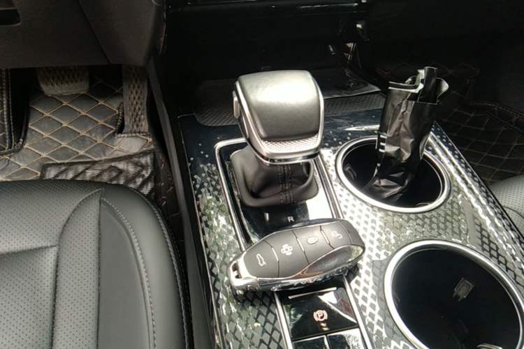 Used Hongqi HS3 PHEV 2024 PHEV 115km Jingwei Edition Gear Lever