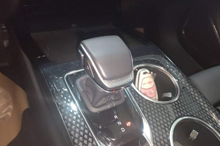 Used Hongqi HS3 PHEV 2024 PHEV 115km Jingwei Edition Gear Lever
