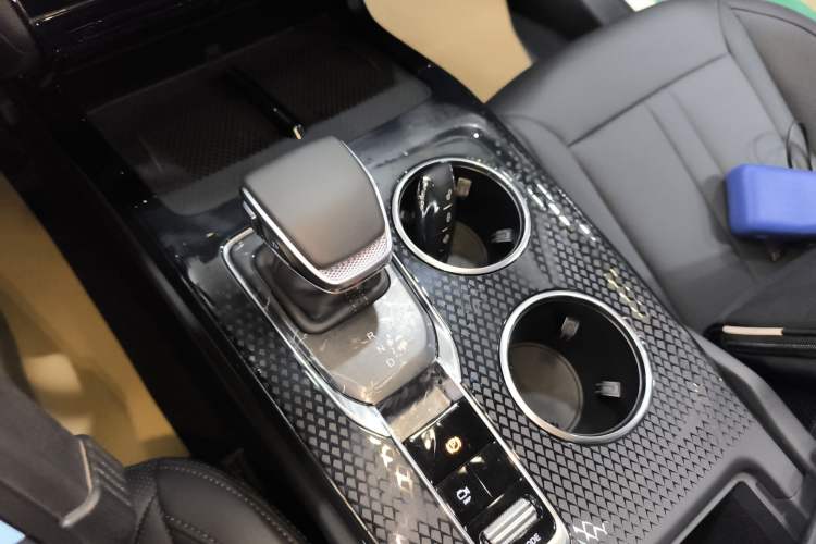 Used Hongqi HS3 PHEV 2024 PHEV 115km Jingwei Edition Gear Lever