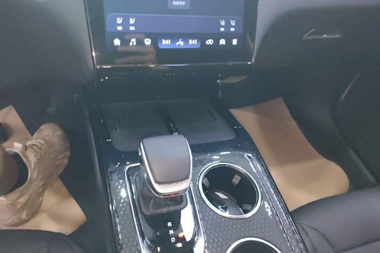 Used Hongqi HS3 PHEV 2024 PHEV 115km Jingwei Edition Gear Lever