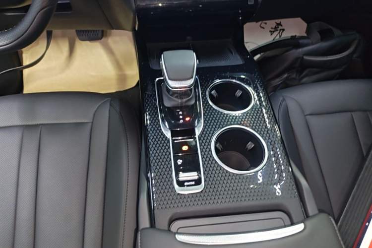 Used Hongqi HS3 PHEV 2024 PHEV 115km Jingwei Edition Gear Lever